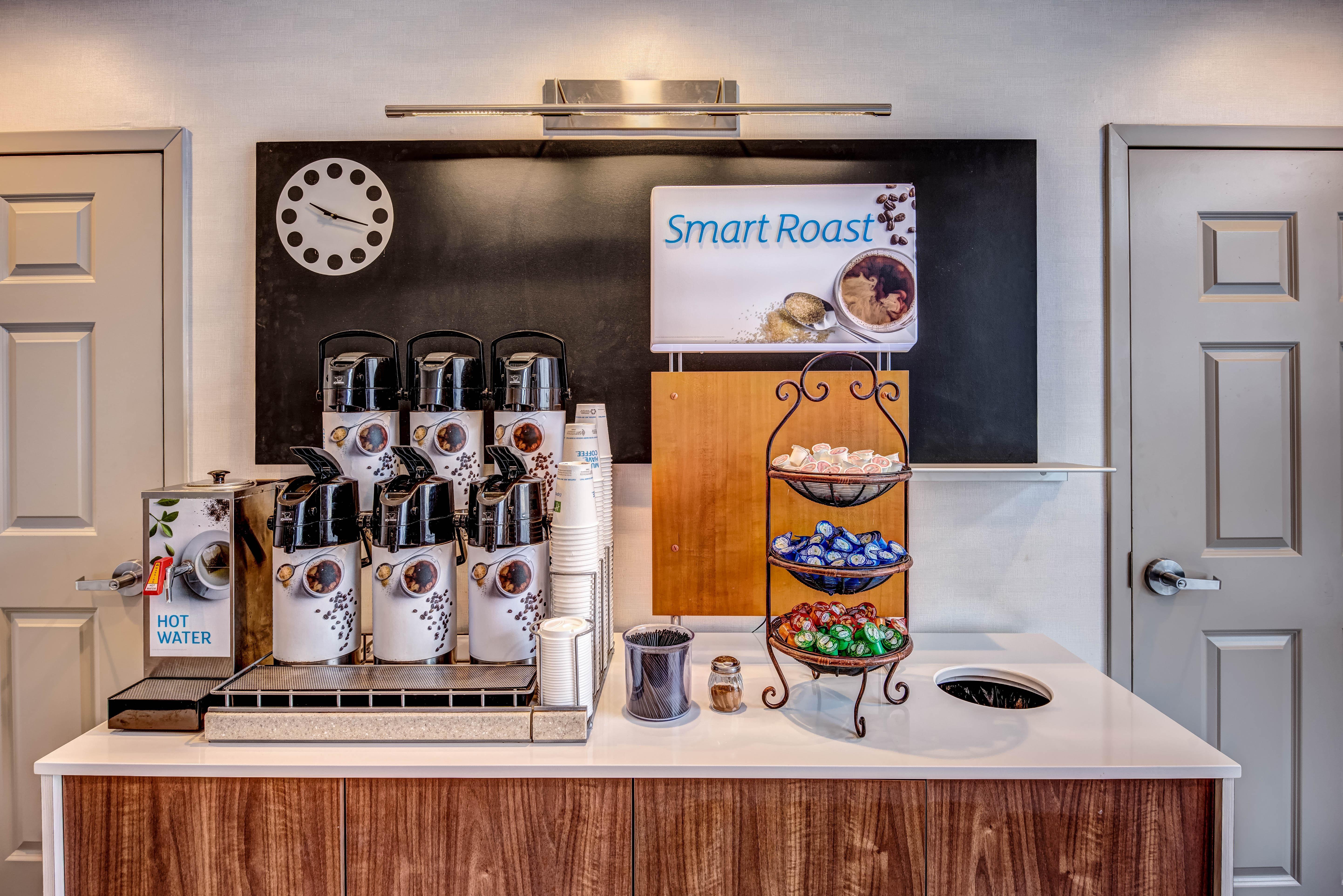 Holiday Inn Express Woodbridge By Ihg Avenel Luaran gambar