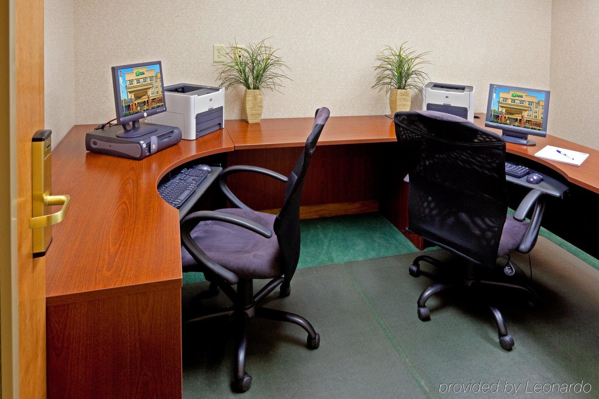Holiday Inn Express Woodbridge By Ihg Avenel Luaran gambar