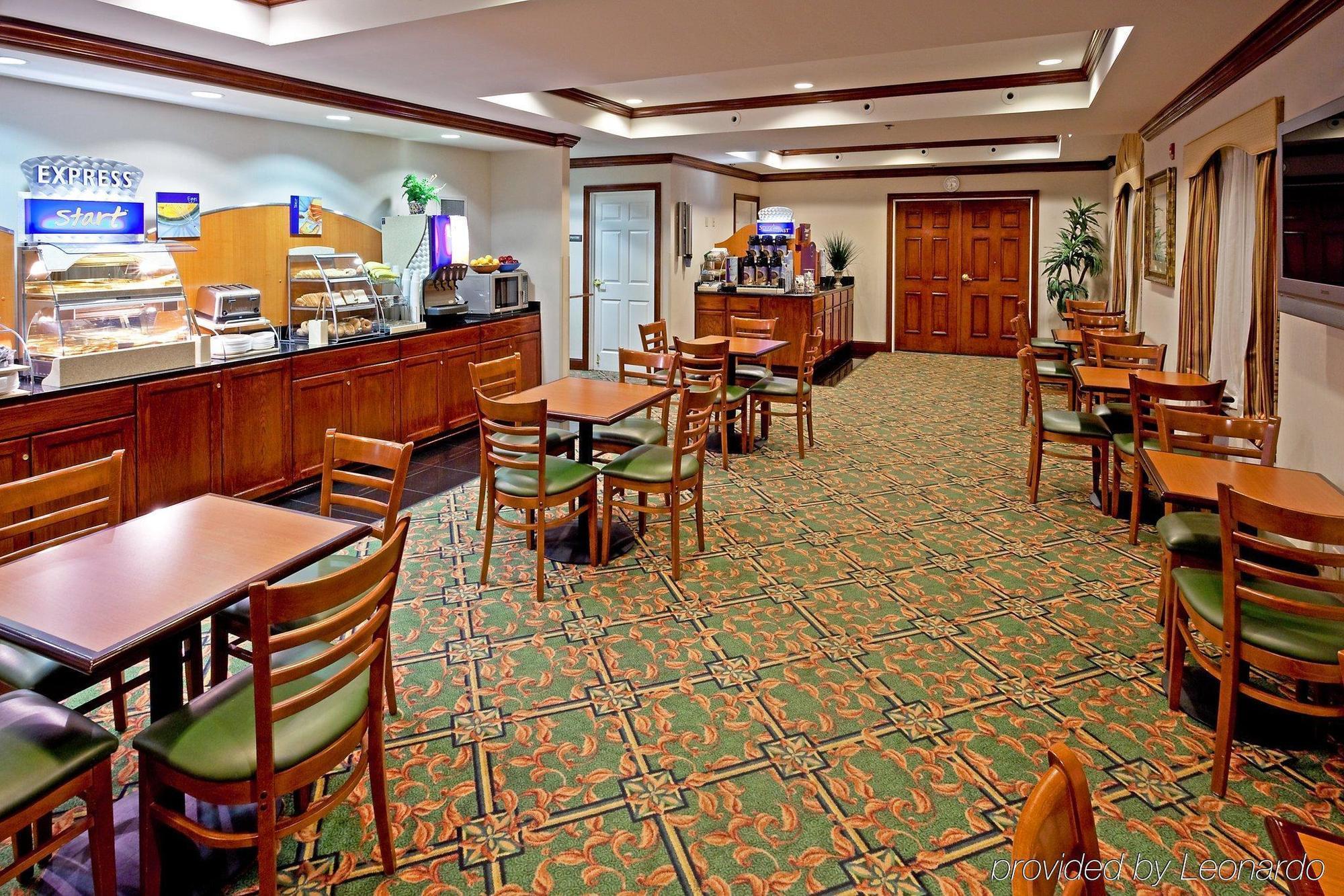 Holiday Inn Express Woodbridge By Ihg Avenel Restoran gambar