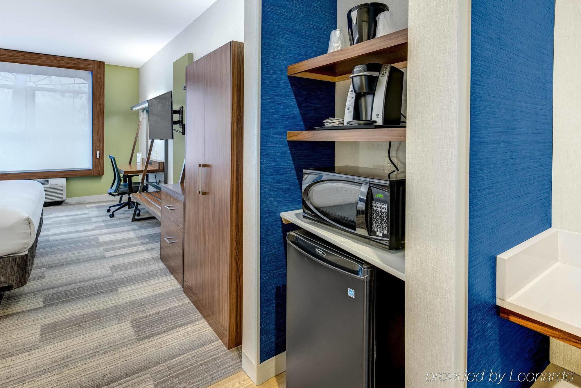 Holiday Inn Express Woodbridge By Ihg Avenel Luaran gambar
