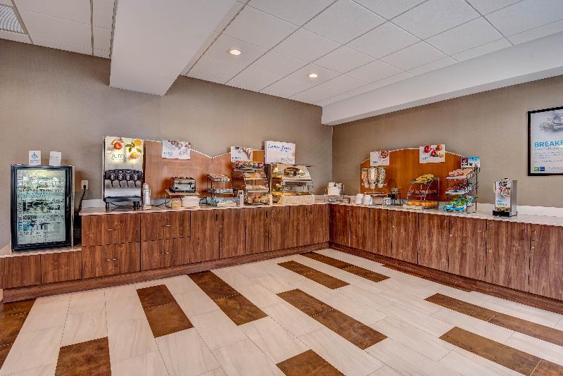 Holiday Inn Express Woodbridge By Ihg Avenel Luaran gambar